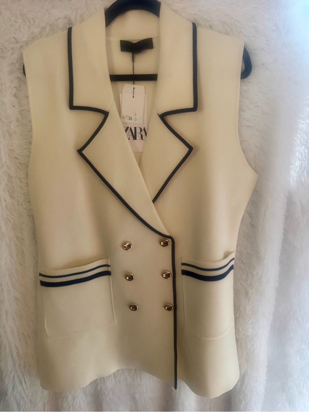 Zara Cream Sleeveless Double-Breasted Blazer Vest with Navy Trim - Picture 2 of 4